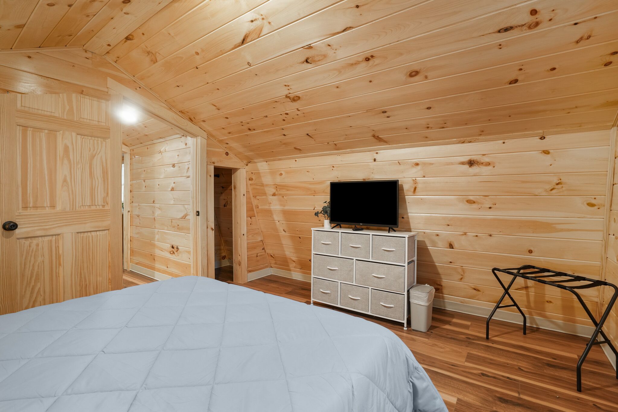 2 bedrooms, WiFi (free), bed sheets