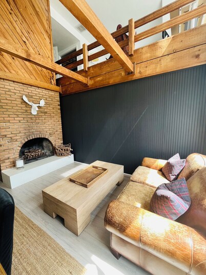 Spacious home/ 3 min NPR Dawntown.