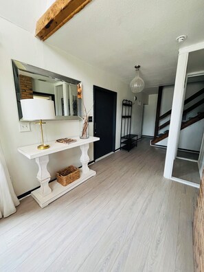 Interior - Spacious home/ 3 min NPR Dawntown. (New Port Richey)