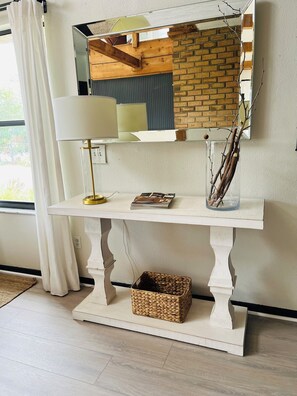 Interior - Spacious home/ 3 min NPR Dawntown. (New Port Richey)