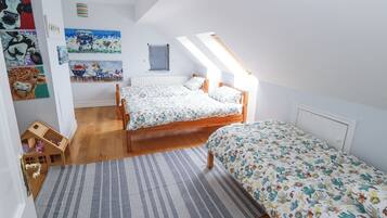 5 bedrooms, individually decorated, individually furnished, free WiFi