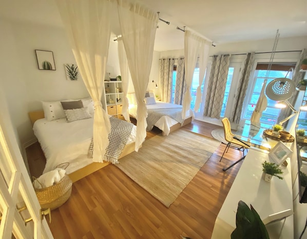 Iron/ironing board, WiFi, bed sheets