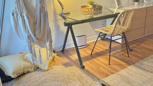 Interior - Downtown Quebec City 2Beds. Sleeps6, Rooftop Terrace, Wifi, BBQ, Kitchen,Laundry (Québec)