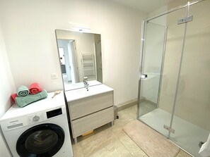 Handtücher, Toilettenpapier