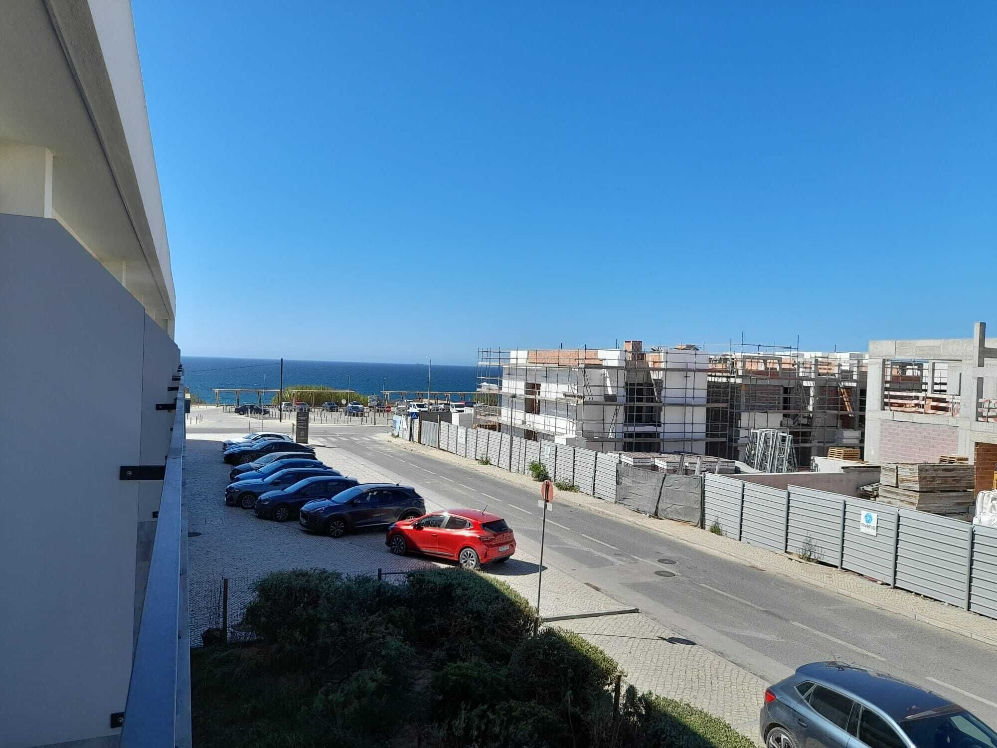Caja de seguridad en la habitación, escritorio y cortinas blackout 