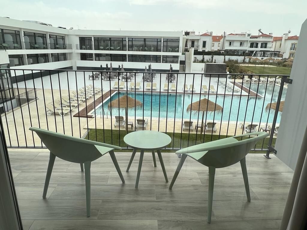 Caja de seguridad en la habitación, escritorio y cortinas blackout 