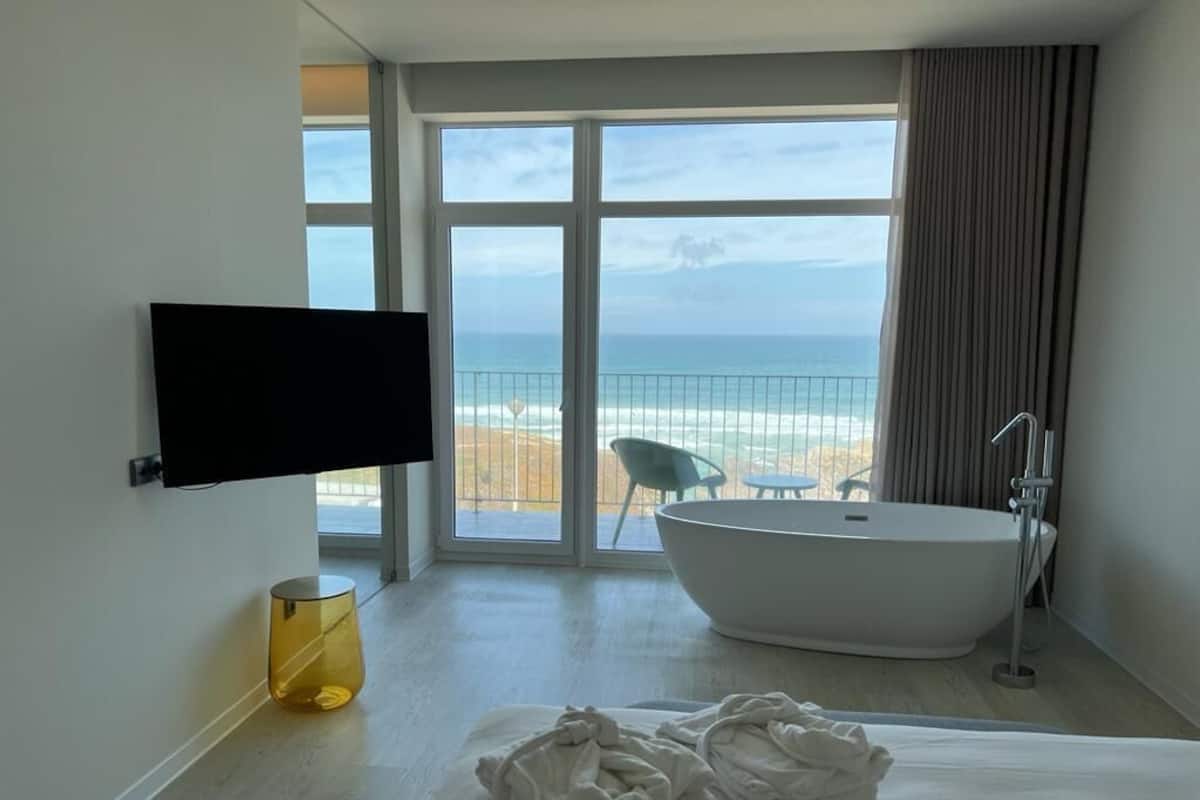 Suite Master | 1 bedroom, in-room safe, desk, blackout curtains