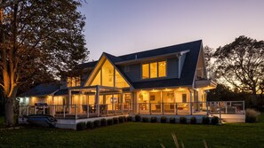 المنشأة من الخارج