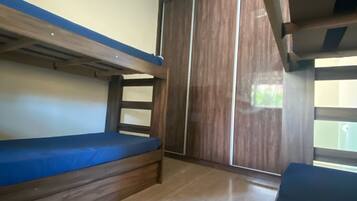 4 bedrooms, WiFi