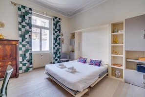 3 slaapkamers, een strijkplank/strijkijzer, internet, beddengoed