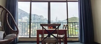 Shengsi Oriental Blue Castle Seaview Hotel