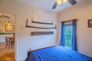 1 bedroom, WiFi, bed sheets - Bikers' Loft on the Creeper Trail (Damascus)
