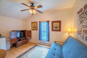 Televisión y oficina 