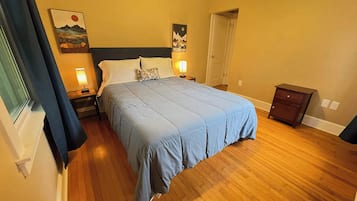 4 bedrooms, travel crib, WiFi, bed sheets