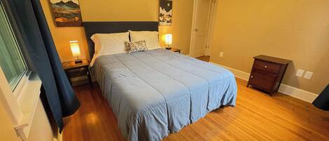 4 bedrooms, travel crib, WiFi, bed sheets