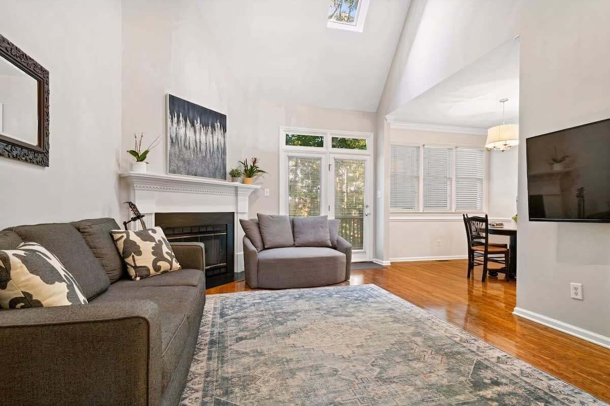 TV, fireplace, offices