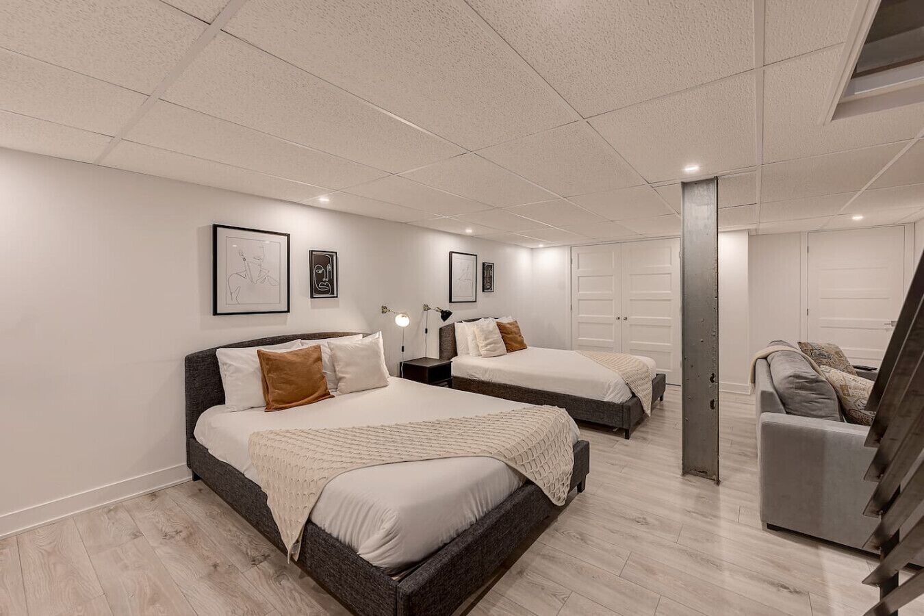 2 bedrooms, desk, iron/ironing board, travel cot