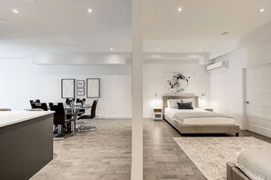 1 bedroom, iron/ironing board, travel cot, free WiFi