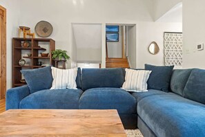 Tv, pejs, videospil, kontorer