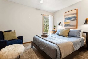4 bedrooms, desk, iron/ironing board, travel cot