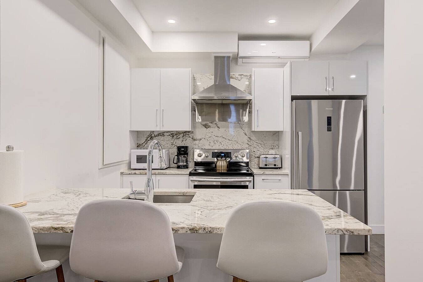 雪櫃、微波爐、焗爐、爐具