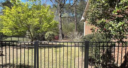 Pet Friendly Fenced In 4 BDRM 3 BA DT Cary Home