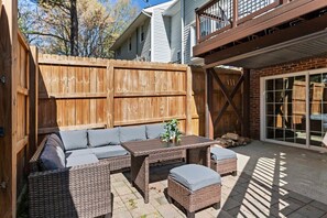Outdoor dining - Upscale|Dog Friendly|PNC|NC State|Fenton (Cary)