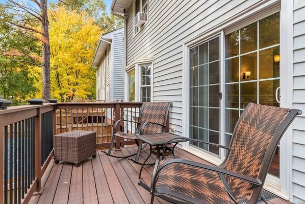 Terrace/patio - Upscale|Dog Friendly|PNC|NC State|Fenton (Cary)