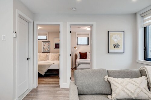 2BR LOFT with private terrace- Plaza St-Hubert