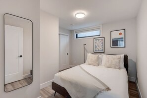 2 bedrooms, iron/ironing board, travel crib, free WiFi