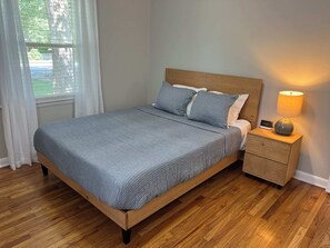 3 quartos, ferros/tábuas de passar roupa, Wi-Fi, roupa de cama