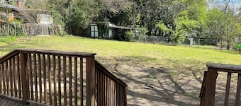 Pet Friendly|Fenced In|DT Clayton|Walkable