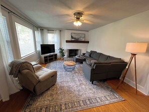 TV, fireplace, offices - Pet Friendly|Fenced In|DT Clayton|Walkable (Clayton)