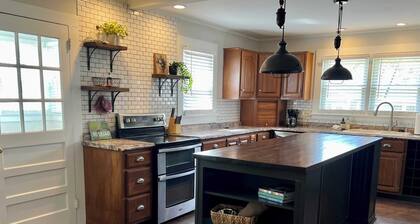 Pet Friendly|Fenced In|DT Clayton|Walkable