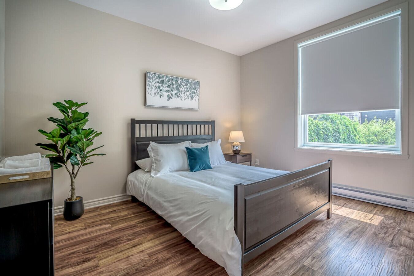 1 chambre, bureau, fer et planche à repasser, Wi-Fi gratuit