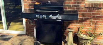 Fenced In|10 Min To DT|Sleeps 14|Walk In Shower