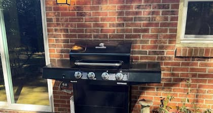 Fenced In|10 Min To DT|Sleeps 14|Walk In Shower