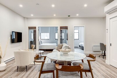ZEN 2BDR APT with rooftop terrace -Plaza St-Hubert
