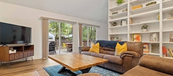 Walkable|Fenced In|Pet Friendly