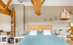 4 slaapkamers, een strijkplank/strijkijzer, wifi, beddengoed