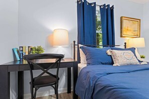 3 bedrooms, desk, iron/ironing board, travel cot