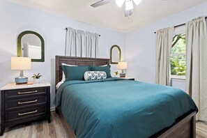 3 bedrooms, desk, iron/ironing board, travel crib