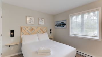 2 bedrooms, in-room safe, iron/ironing board, free WiFi