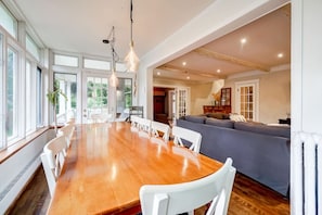 Dining - Chalet Pont De Fer - 12 Guest- 6BDR with Jacuzzi (Mont-Tremblant)