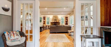 Smart TV, fireplace, foosball