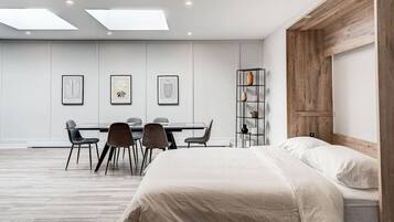 2 Schlafzimmer, Zimmersafe, Schreibtisch, Bügeleisen/Bügelbrett