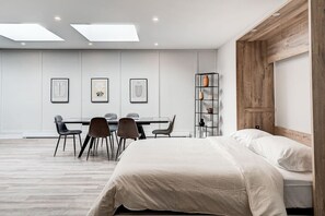 1 bedroom, desk, iron/ironing board, free WiFi