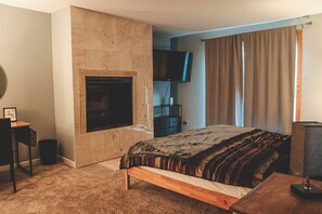 4 bedrooms, desk, WiFi, bed sheets - Spacious 4-bedroom Getaway in Portage, Perfect for family get togethers (Portage)