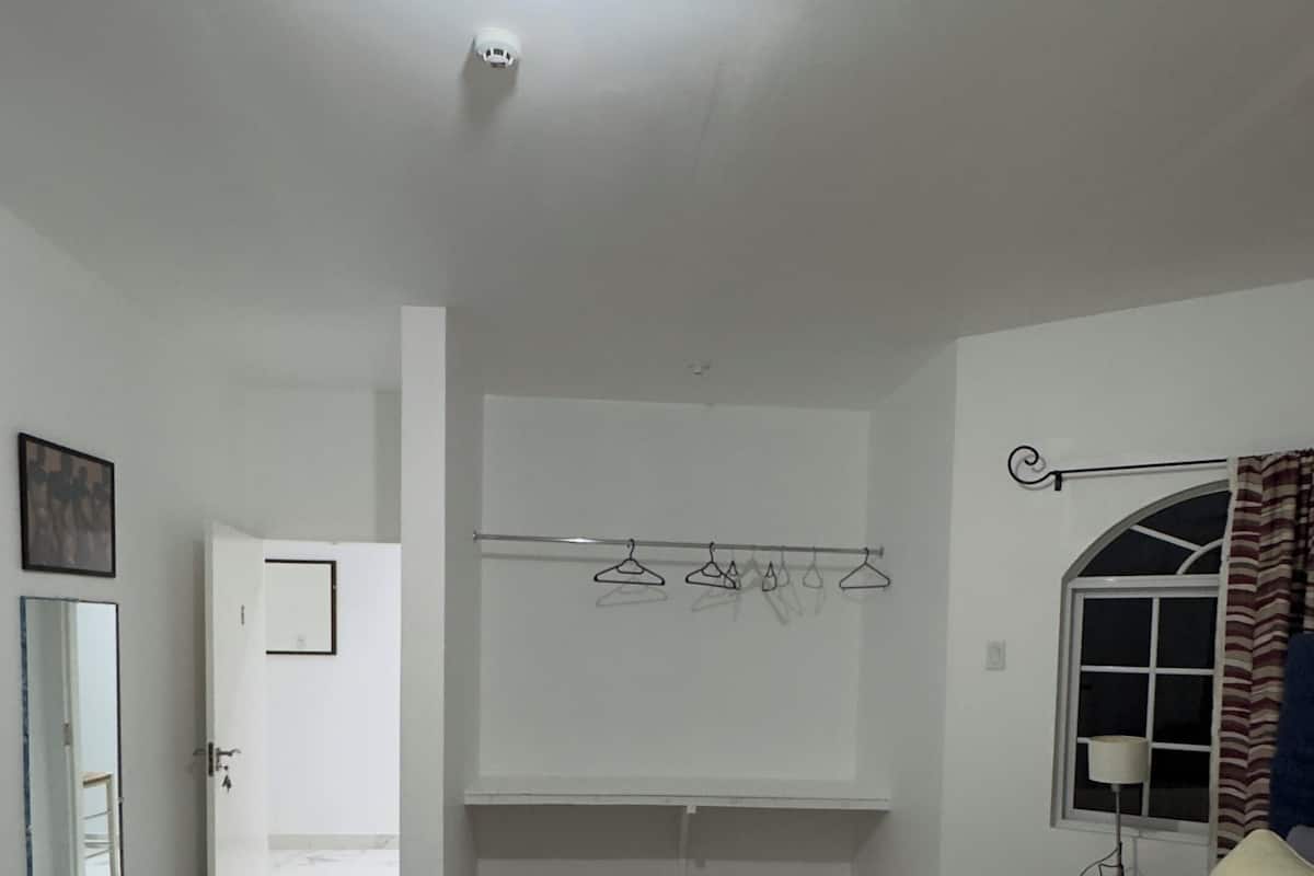 Ropa de cama hipoalergénica y cortinas blackout