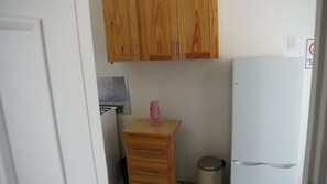 Family Studio Suite, Mountain View | Private kitchen | Shared fridge, microwave, electric kettle - Thebreeze2022 (May Pen)